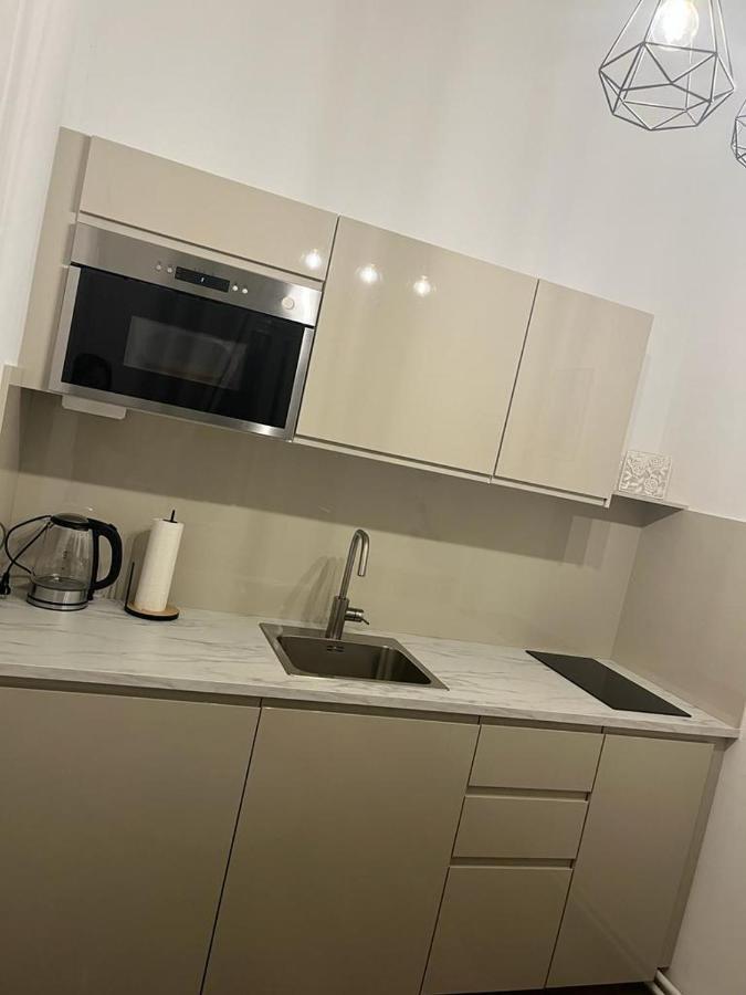 Lovac 10 * Wien